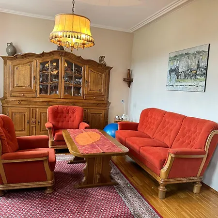 Historisches Winzerhaus Mit Moselblick Apartment Lieser Exterior photo