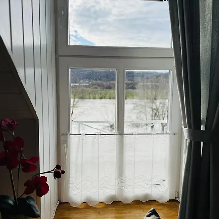 Historisches Winzerhaus Mit Moselblick Apartment Lieser Exterior photo